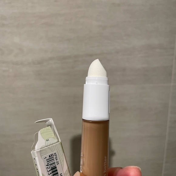NEW Clinique WN16 buff even better concealer - Picture 4 of 6